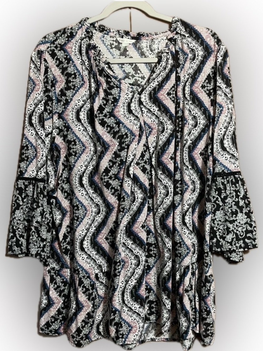 Cato Black, White, and Pink Zigzag 18/20 Blouse GUC